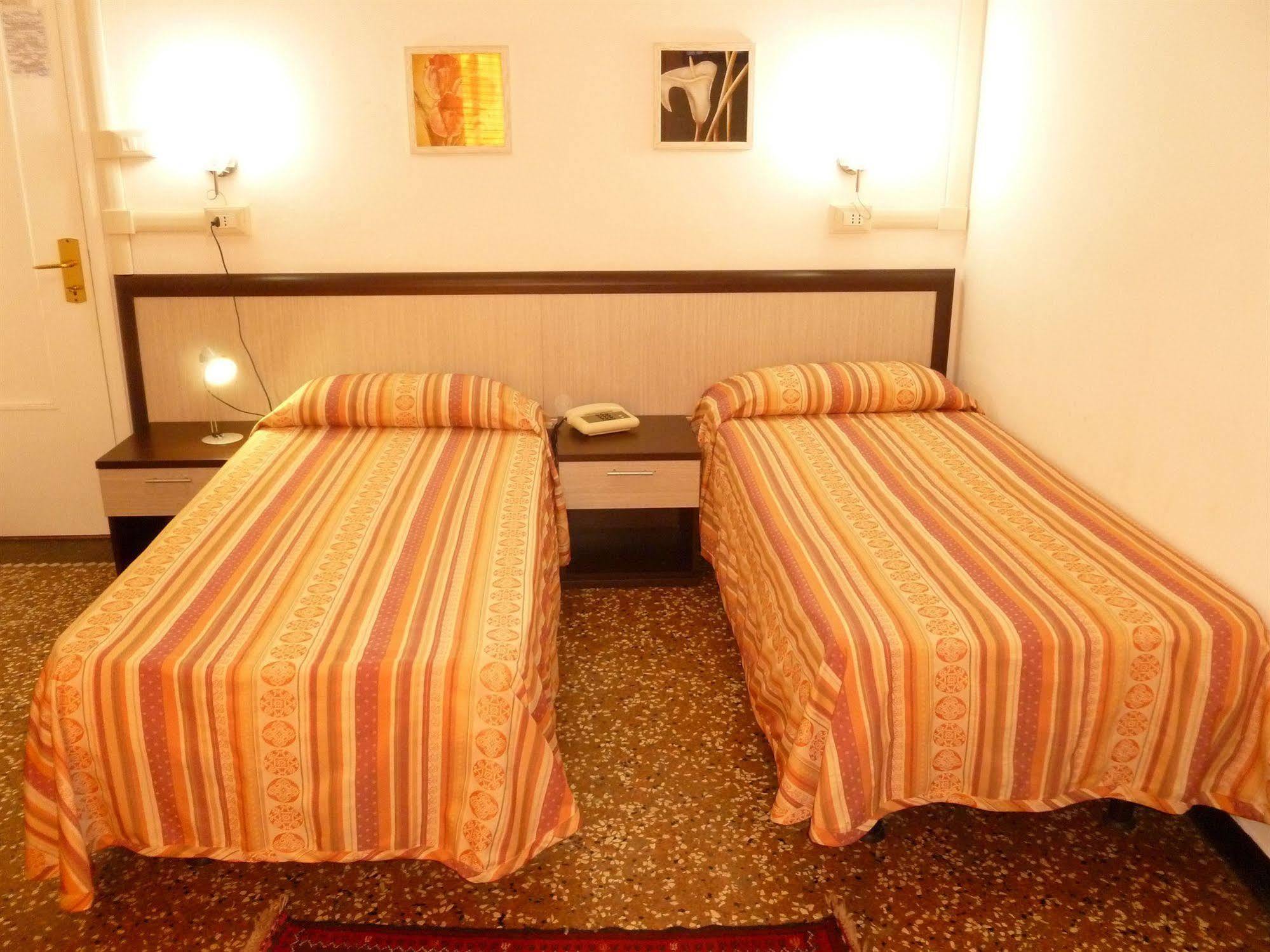 Hotel Agnello D'Oro Genova 外观 照片